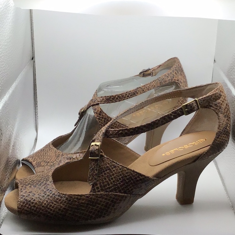 Aerosoles Fax Benefit Open Toed Strappy Heel Tan Snake 8.5 M NWOT
Never Worn - Picture 2 of 5